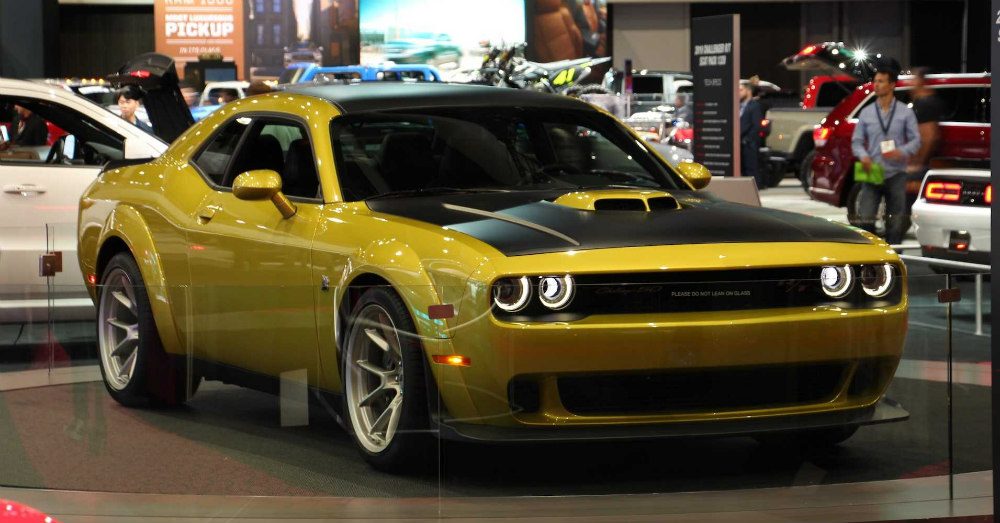 Muscle Car - Rise Up with the Dodge Challenger